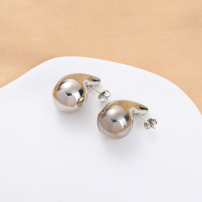 Boucles d'oreilles européennes et américaines en acier titane sans décoloration