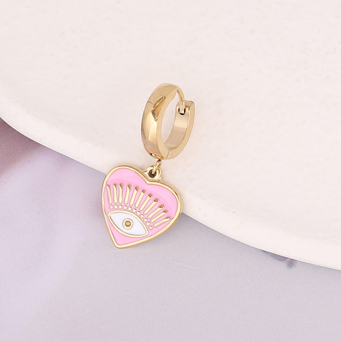 Boucles d'oreilles dégoulinantes personnalisées à la mode, nouvelle femme avec des yeux de cœur