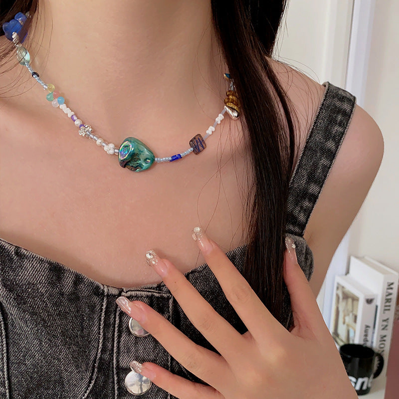 Collier de perles en pierre naturelle style français