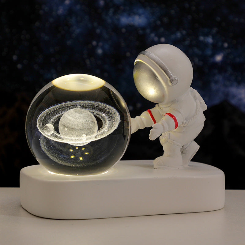 Luces nocturnas con bola de cristal de astronauta, galaxia planetaria brillante, alimentación USB, luz cálida para mesita de noche, regalo de cumpleaños