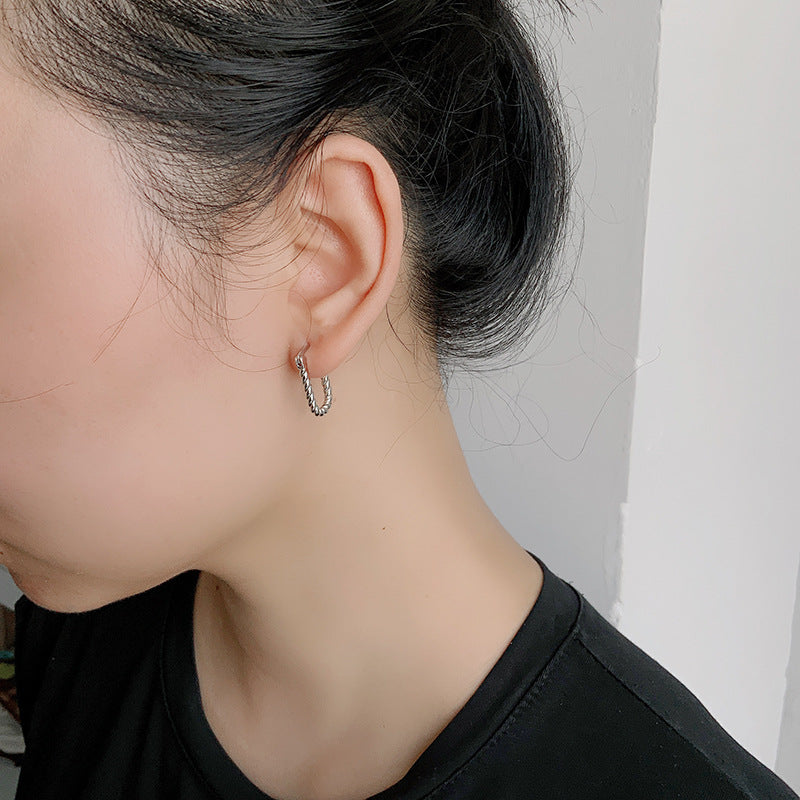 Women's Simple Elegant Twist U-shaped Ear Clip