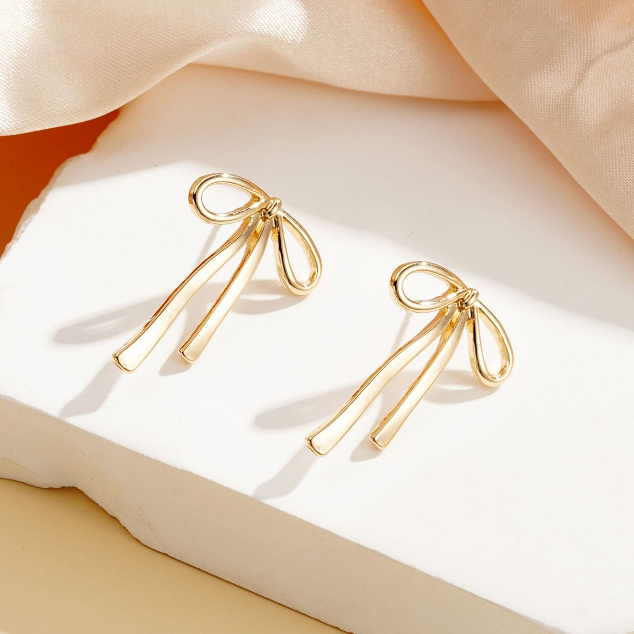 Boucles d'oreilles nœud en alliage pour femmes, légères
