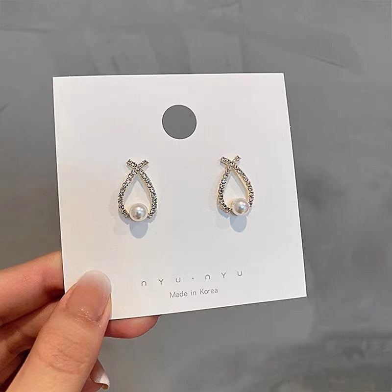 Petites boucles d'oreilles coréennes exquises, style froid