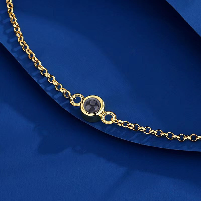 Pulsera retráctil de nanoproyección microtallada