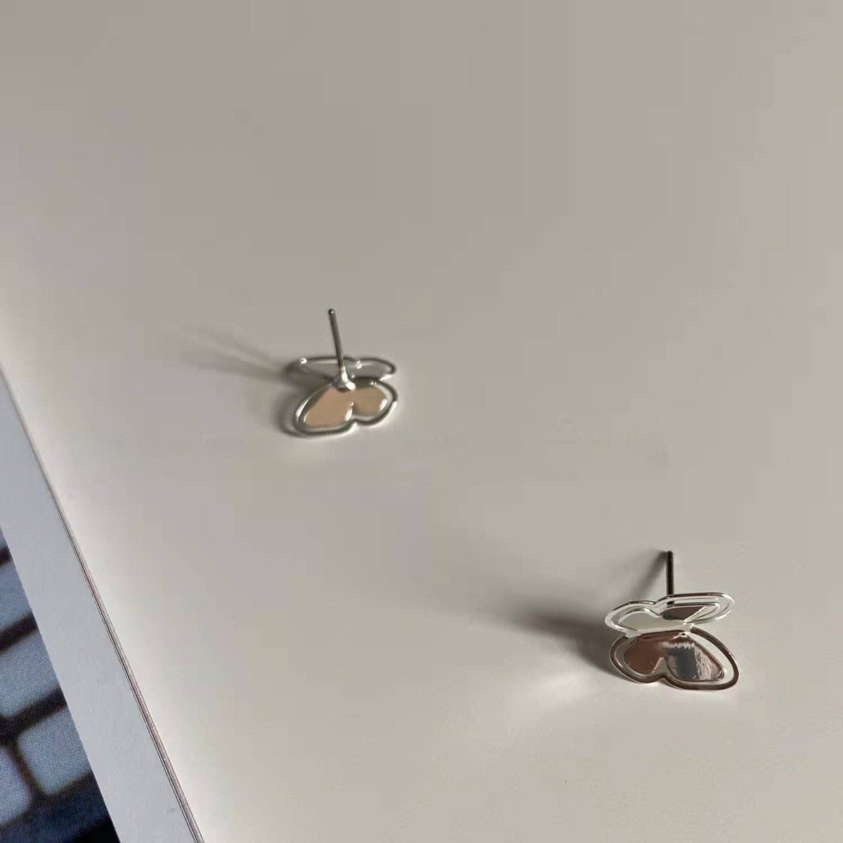 Petites boucles d'oreilles coréennes exquises, style froid