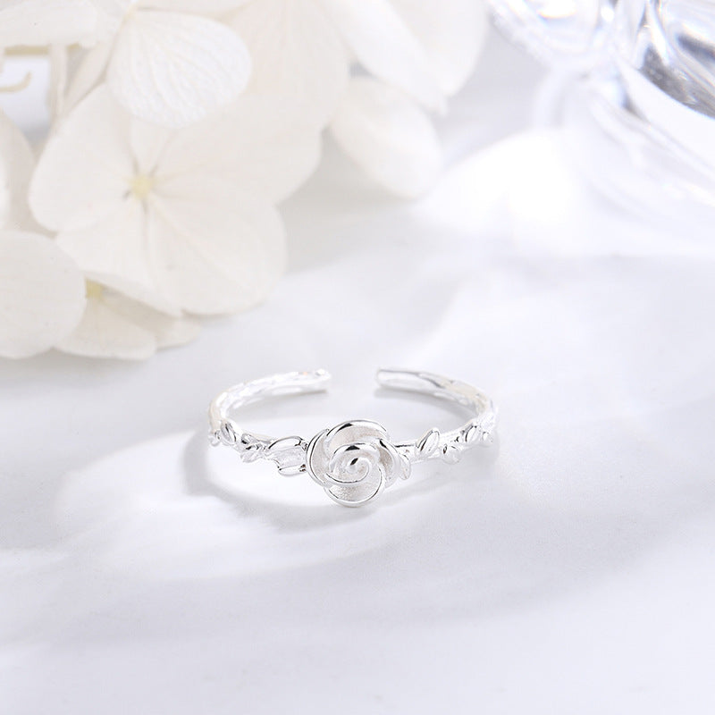 Bague d'index de fleur féminine à la mode