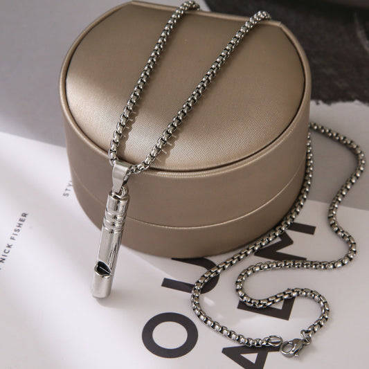 Collar con colgante de silbato de aleación que no se decolora a la moda para hombre