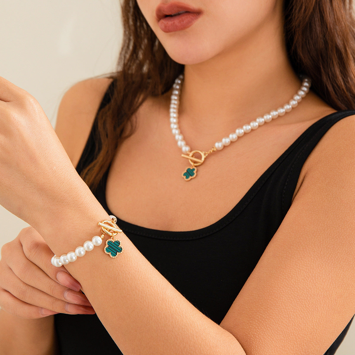 Collier de perles de fleurs à cinq pétales, conception d'intérêt particulier