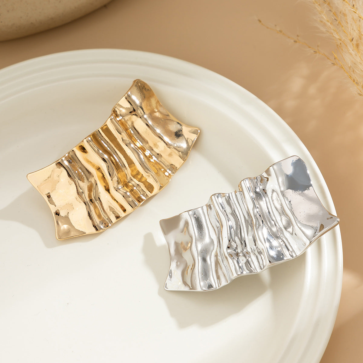 Pasadores Cuadrados Plisados ​​Irregulares Moda