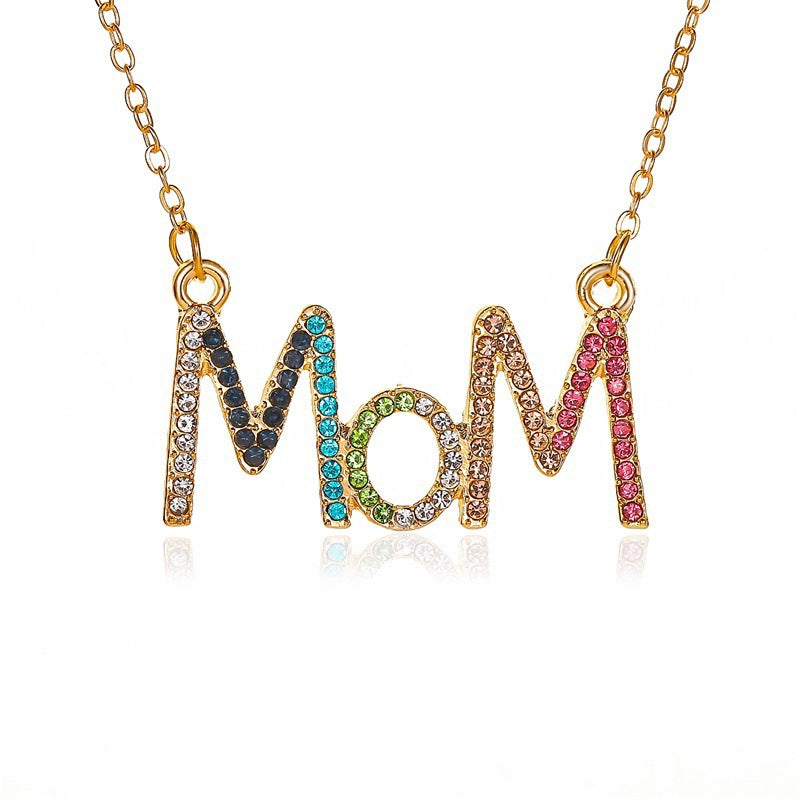 Personnalité de collier de lettre de maman de diamant