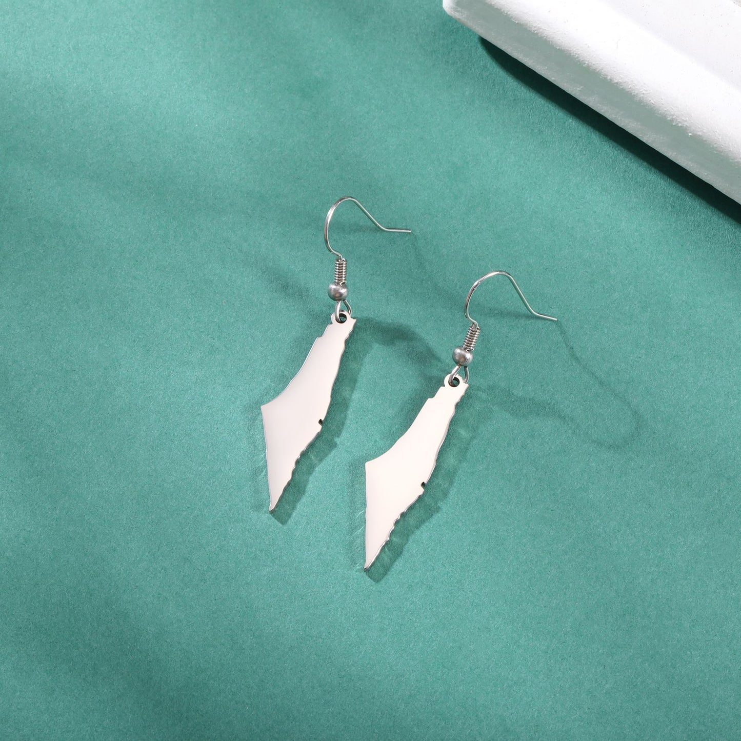 Boucles d'oreilles en acier titane, carte d'israël, brillantes, irrégulières, solides, montagne