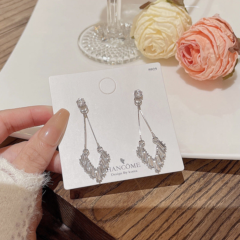 Boucles d'oreilles en zircon à longues franges et aiguille en argent