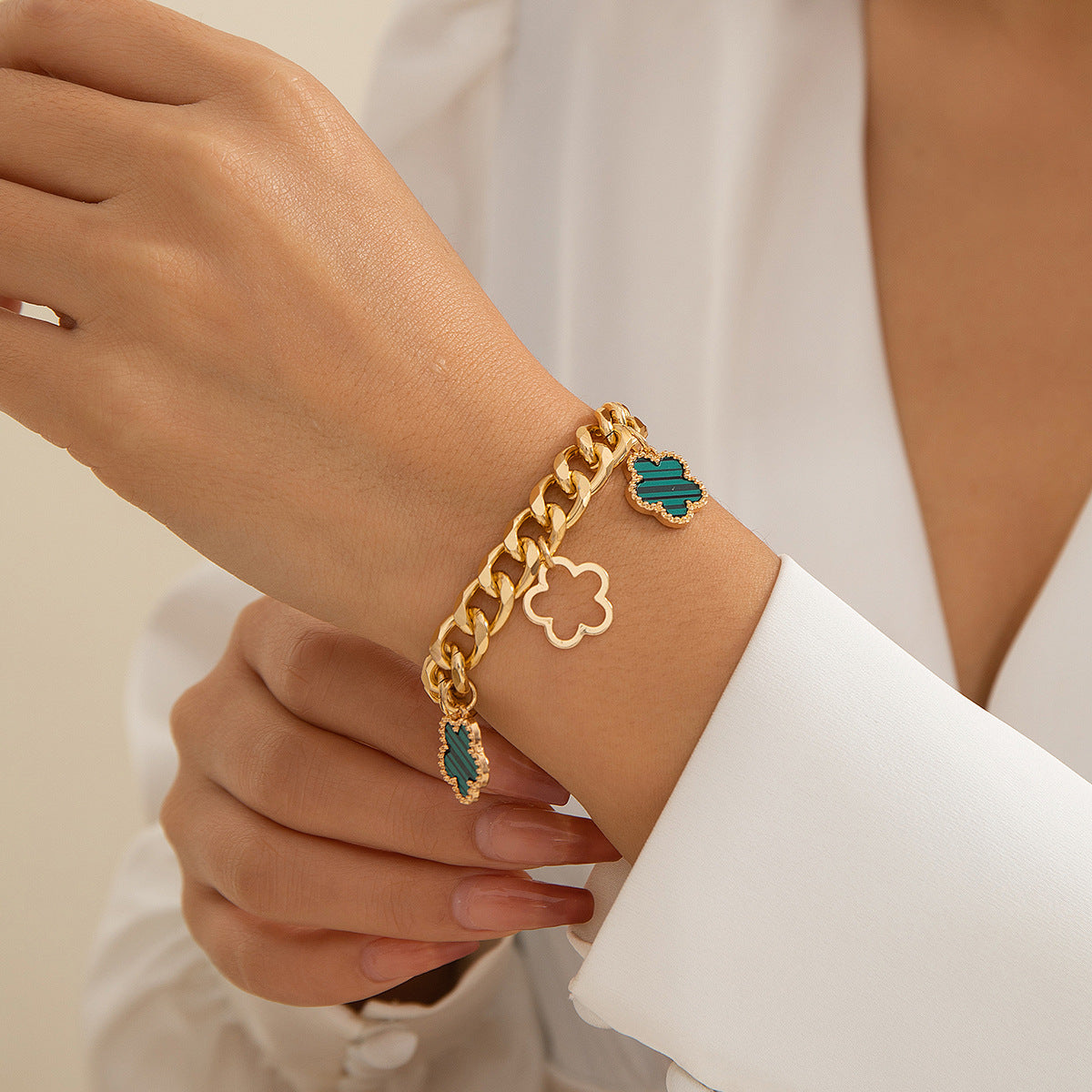 Collier pendentif en herbe de Parthenocissus de couleur à la mode pour femmes