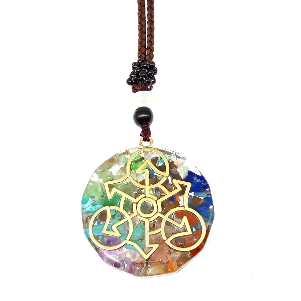 Venta caliente transfronteriza collar de grava colorido colgante de cristal Natural ornamento de forma geométrica multilateral al por mayor