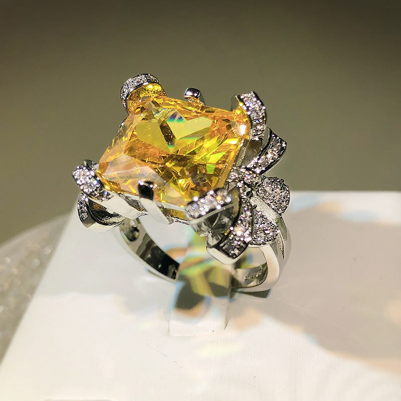 Bague ouverte taille fleur de glace carrée princesse jaune diamant