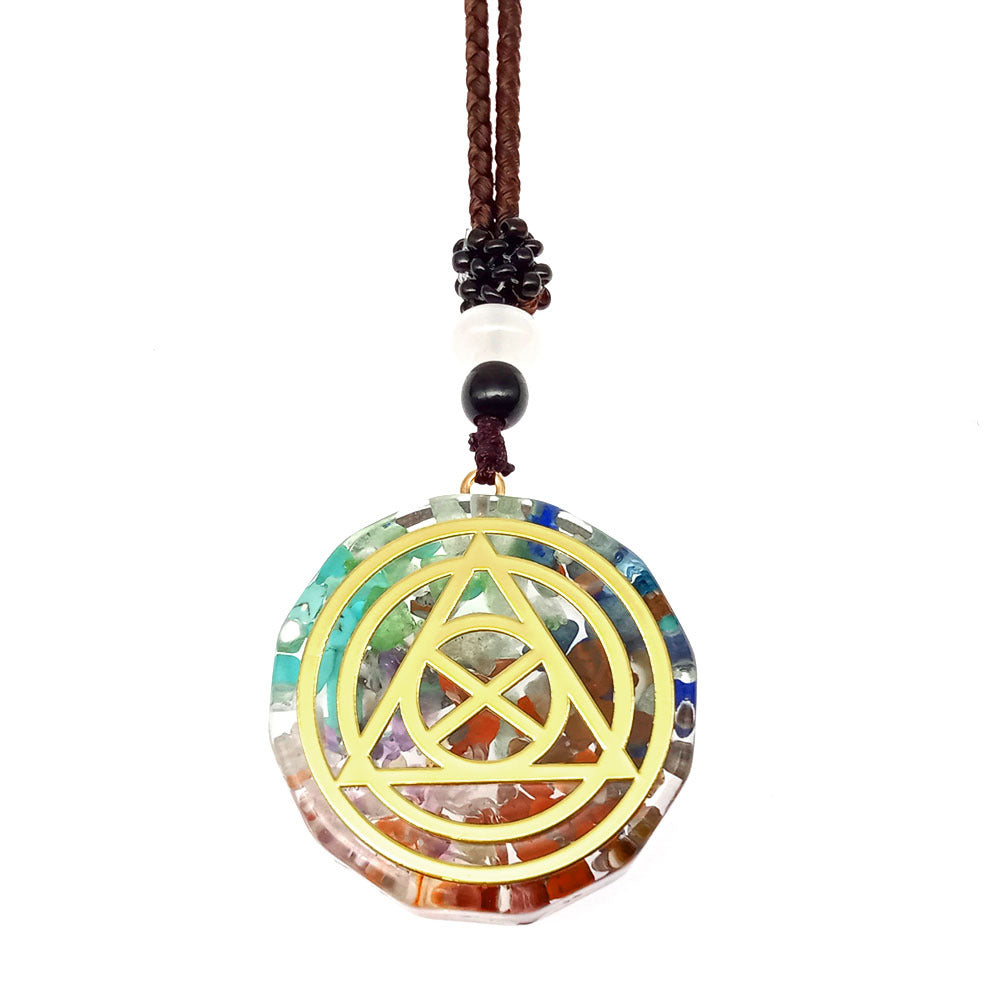 Venta caliente transfronteriza collar de grava colorido colgante de cristal Natural ornamento de forma geométrica multilateral al por mayor