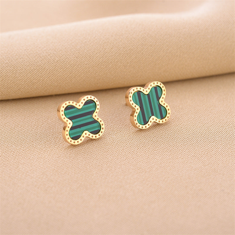Boucles d'oreilles européennes et américaines en acier titane sans décoloration