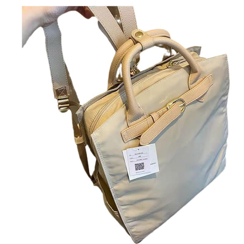 Le sac à dos pour femme est ferme et imperméable