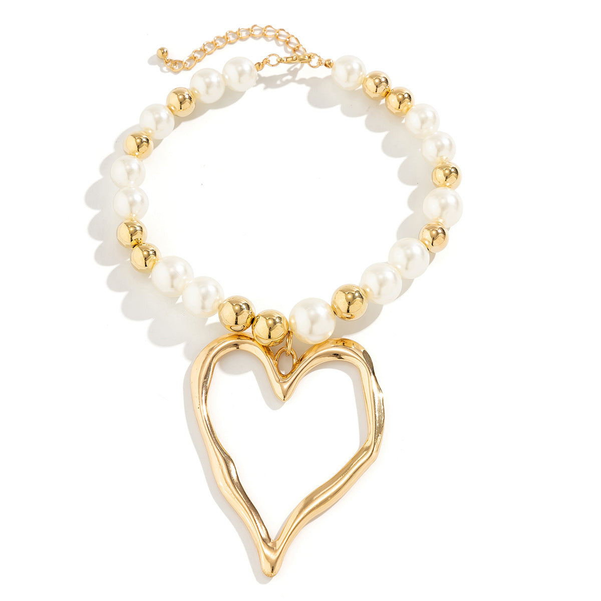 Collier à pendentif cœur irrégulier en lave exagérée