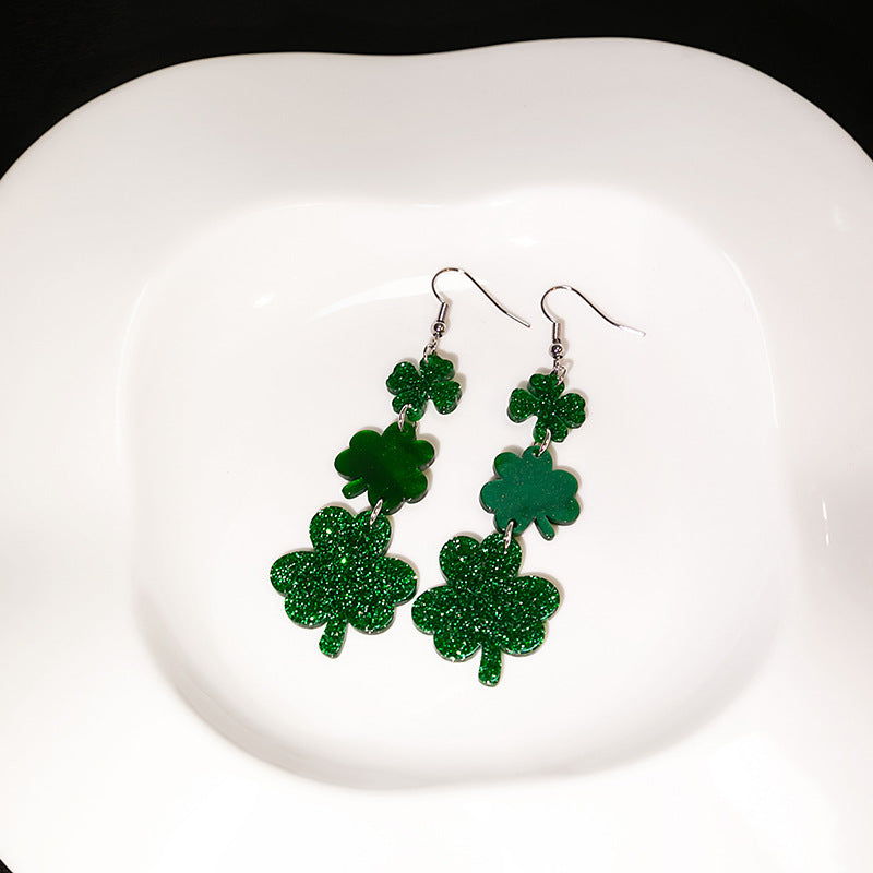 Boucles d'oreilles élégantes en acrylique avec trèfle vert