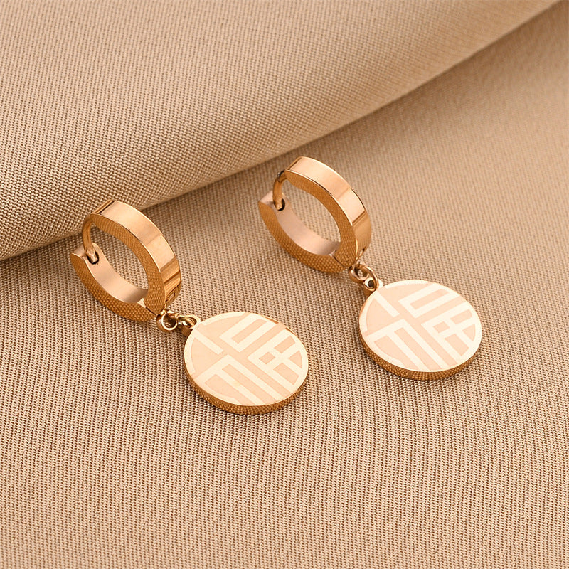 Boucles d'oreilles européennes et américaines en acier titane sans décoloration