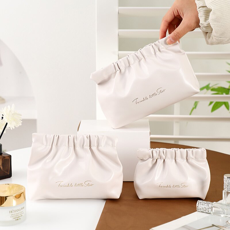 Good-looking Hand-held Portable Cosmetic Bag