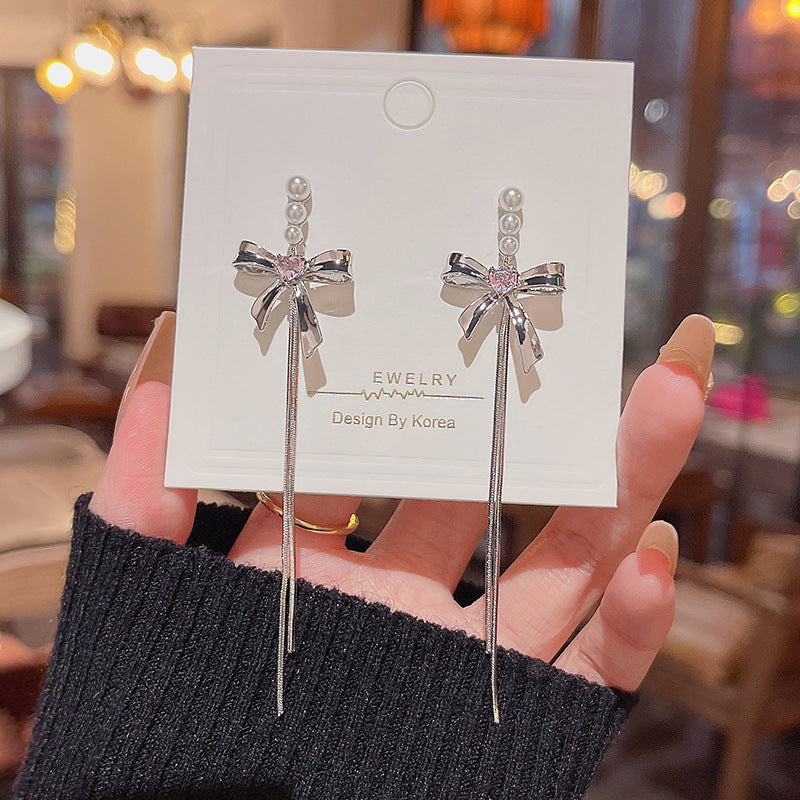 Boucles d'oreilles en zircon à longues franges et aiguille en argent