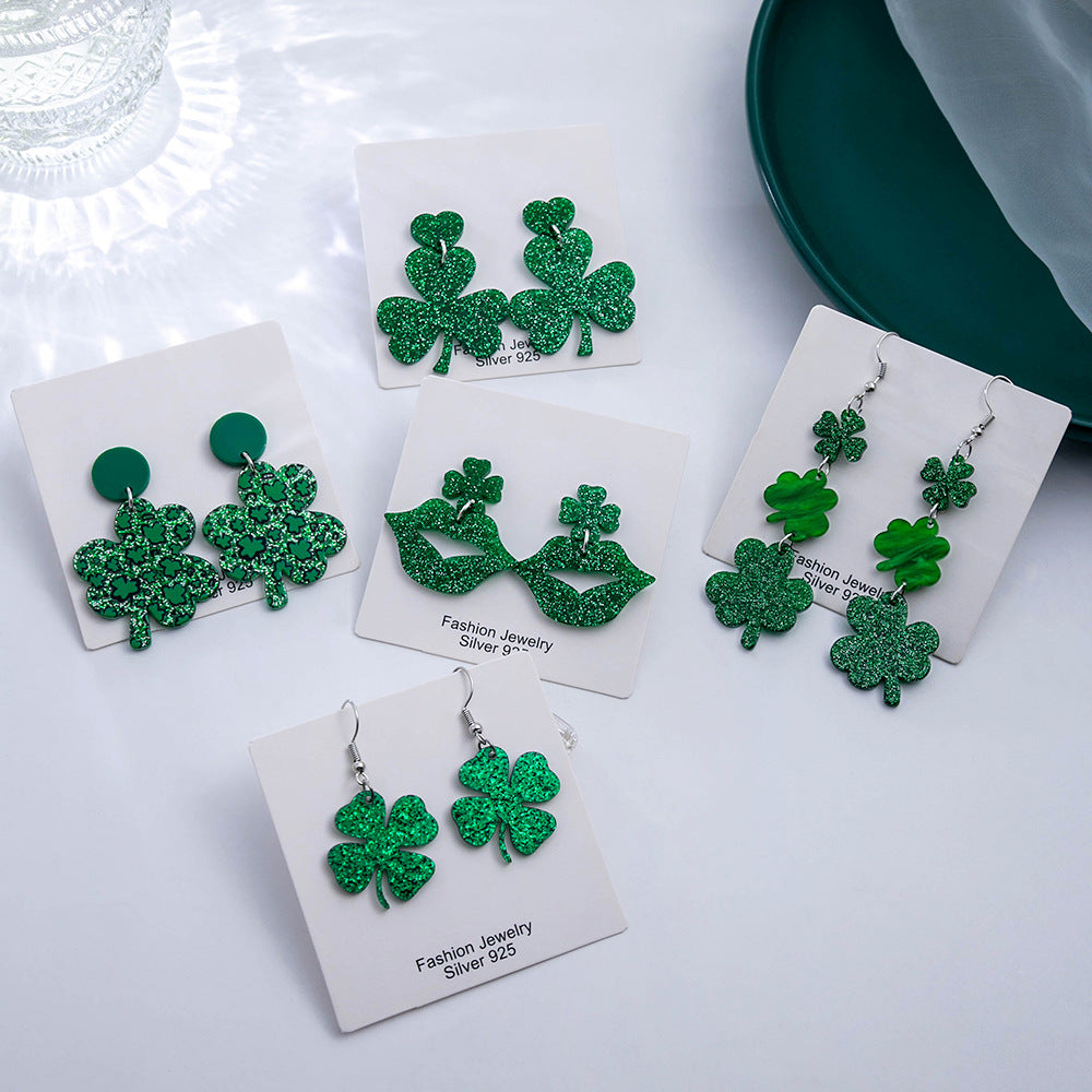 Boucles d'oreilles élégantes en acrylique avec trèfle vert