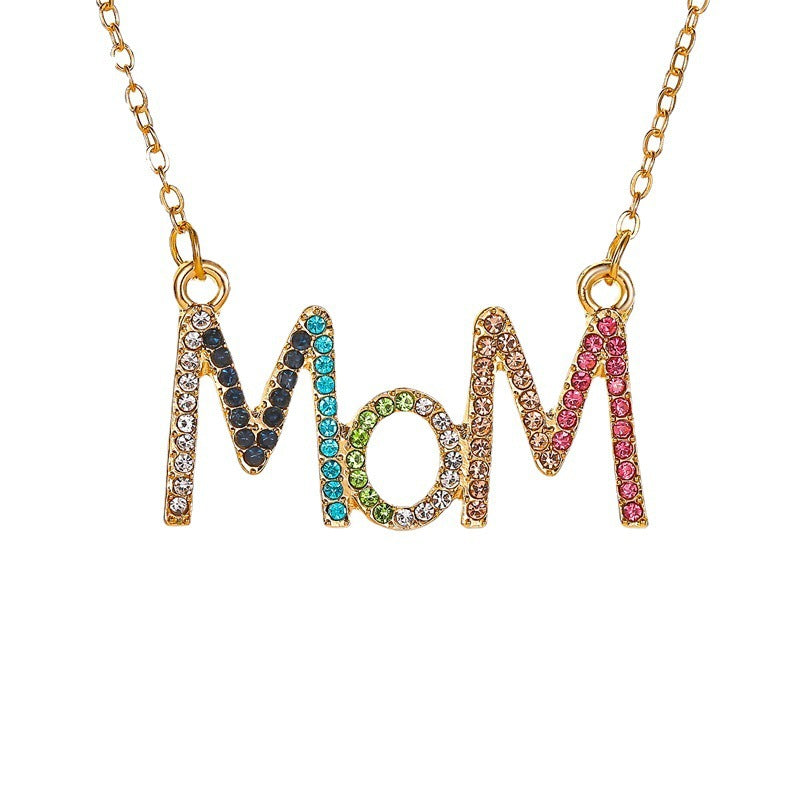 Personnalité de collier de lettre de maman de diamant
