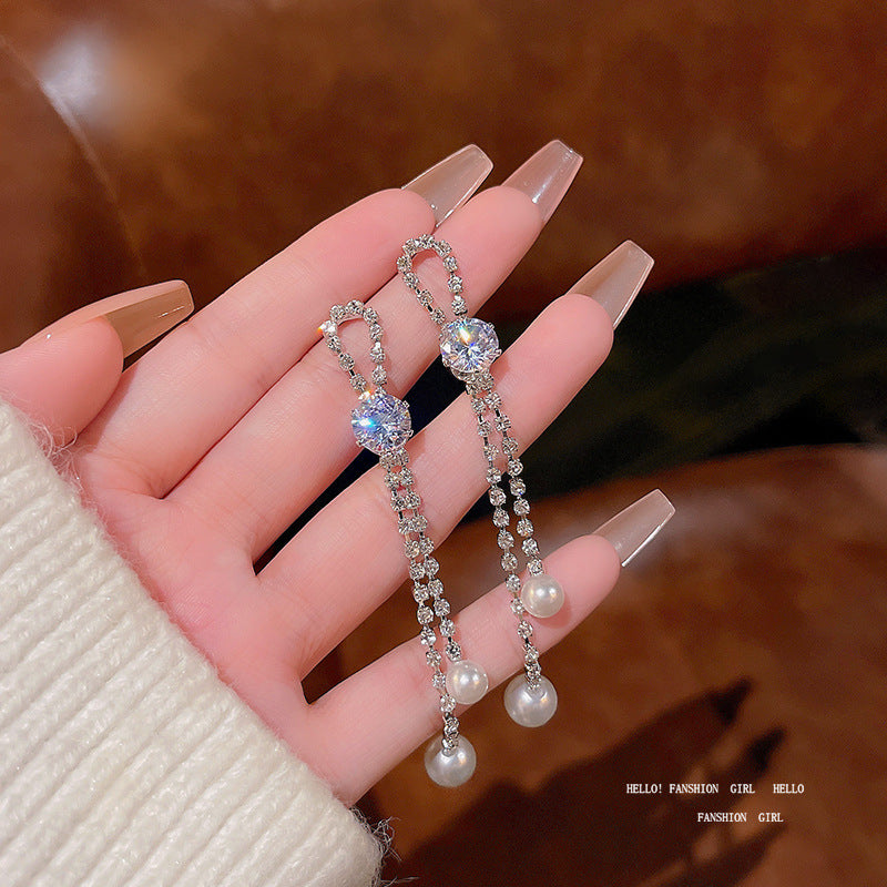 Boucles d'oreilles en zircon à longues franges et aiguille en argent