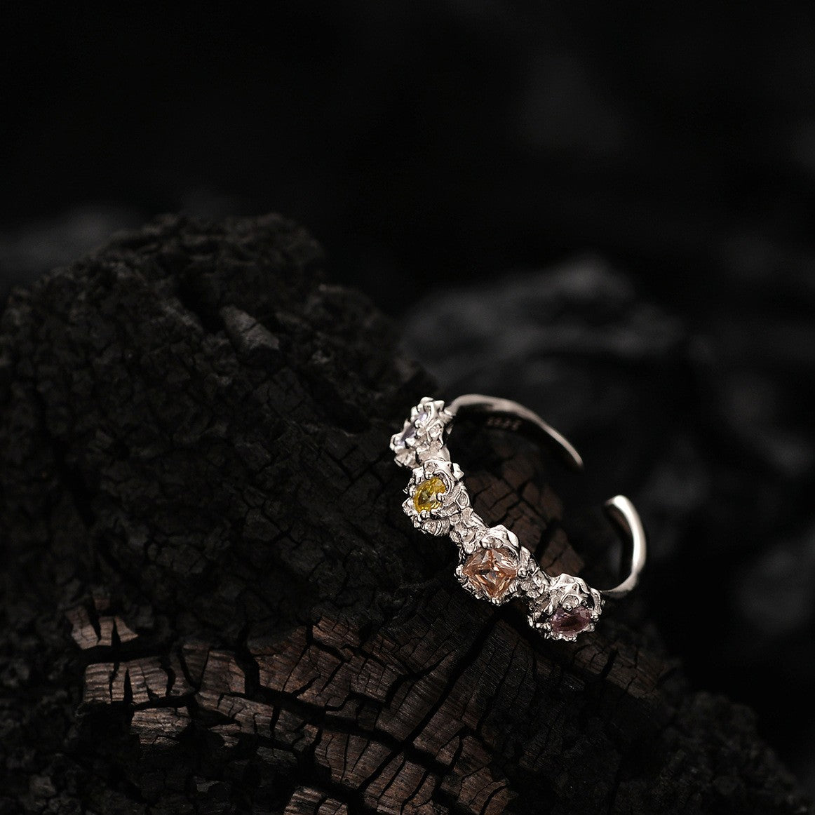 Fashion Niche Color Rhinestone Ring Women
