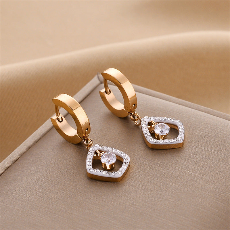 Boucles d'oreilles européennes et américaines en acier titane sans décoloration