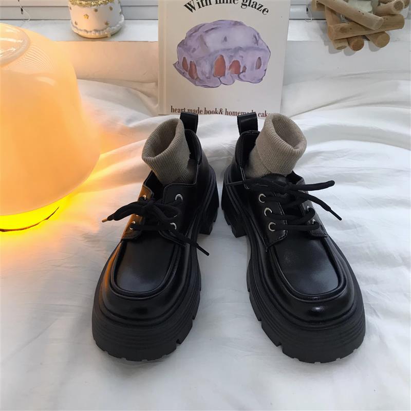 Chaussures en cuir polyvalentes noires à talons épais pour femmes