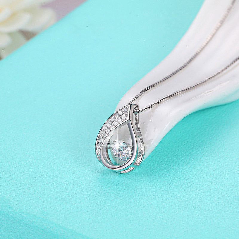 Collier suspendu intelligent en argent sterling avec micro incrusté de cœur battant