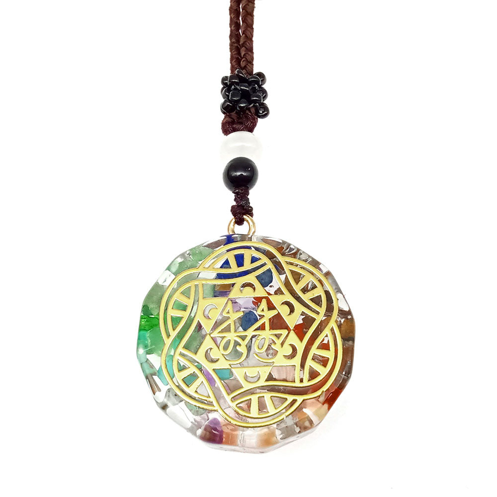 Venta caliente transfronteriza collar de grava colorido colgante de cristal Natural ornamento de forma geométrica multilateral al por mayor
