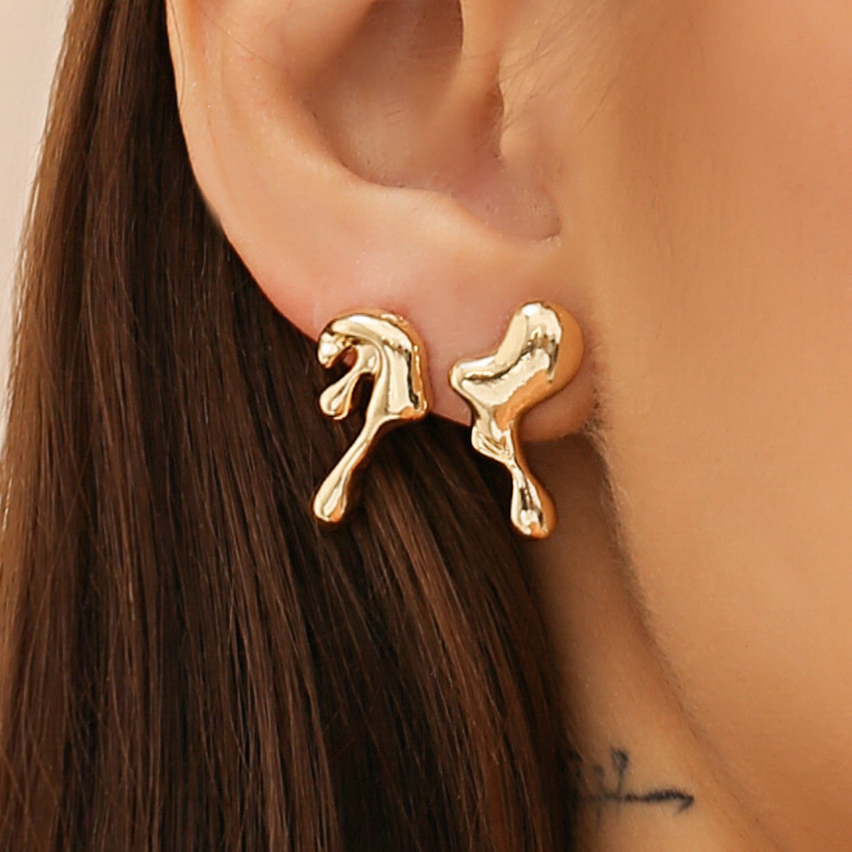 Women's Design Lava Geometric Liquid Stud Earrings