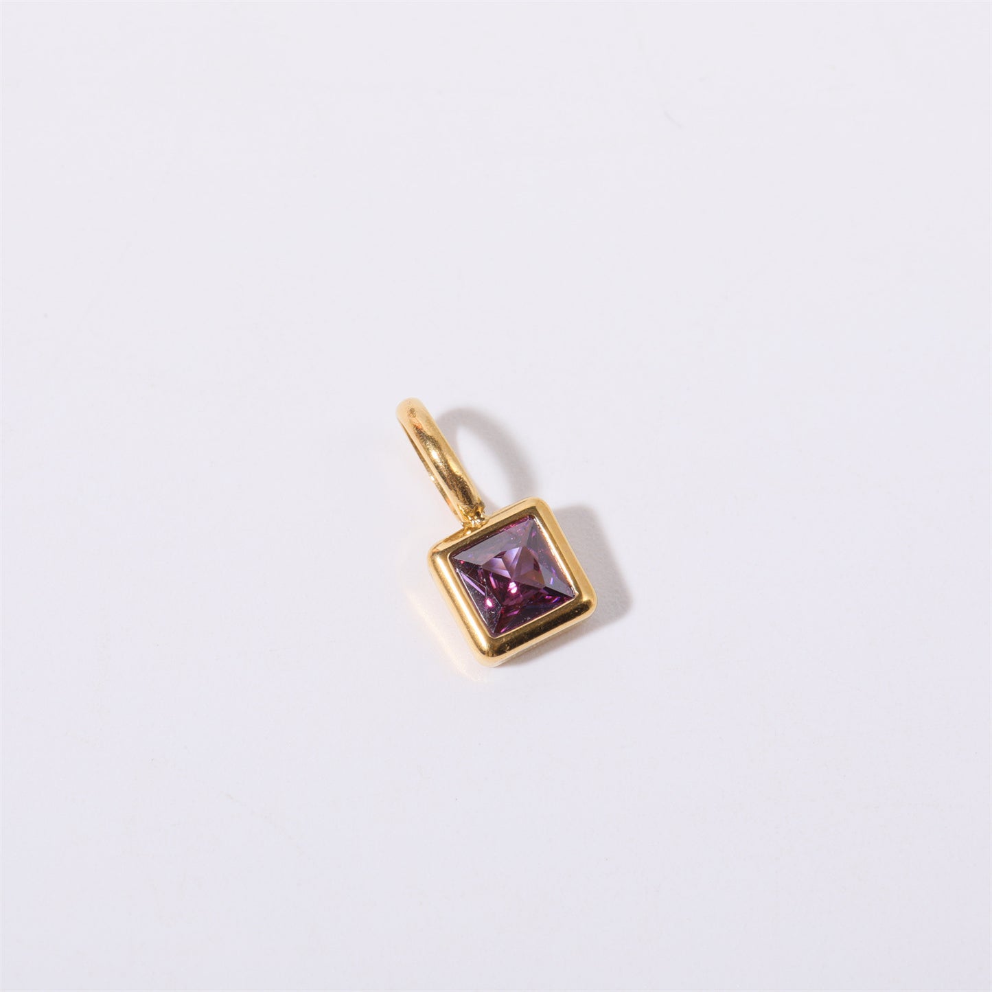 Pendentif carré avec douze pierres de naissance féminines