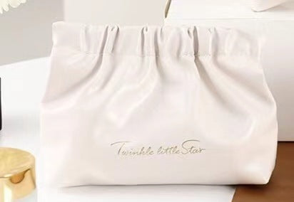Good-looking Hand-held Portable Cosmetic Bag