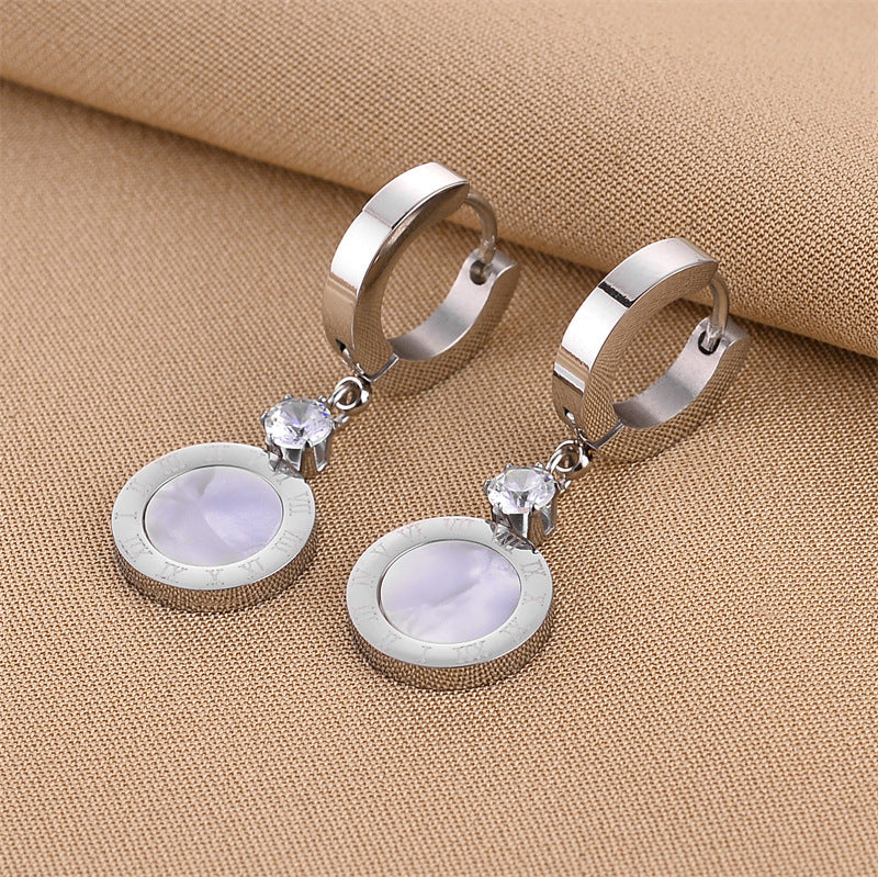 Boucles d'oreilles européennes et américaines en acier titane sans décoloration