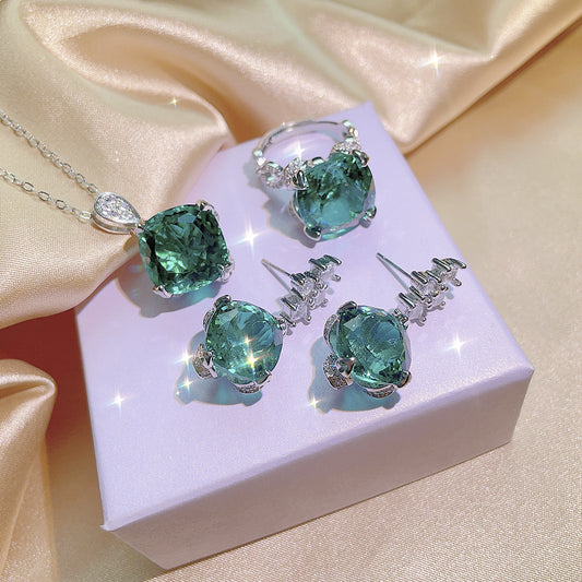 Aquamarine Topaz Pendant Yellow Diamond Suit