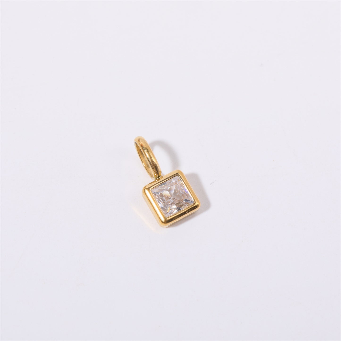 Pendentif carré avec douze pierres de naissance féminines