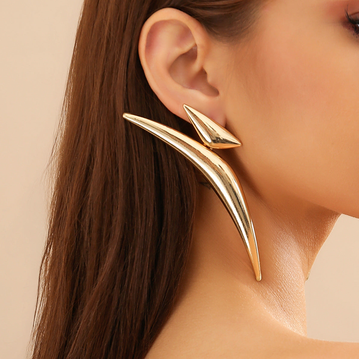 Boucles d'oreilles personnalisées à coude triangulaire à géométrie exagérée de style européen et américain