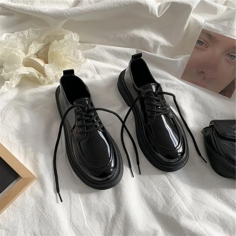 Chaussures en cuir à lacets à tête ronde assorties à la mode pour femmes