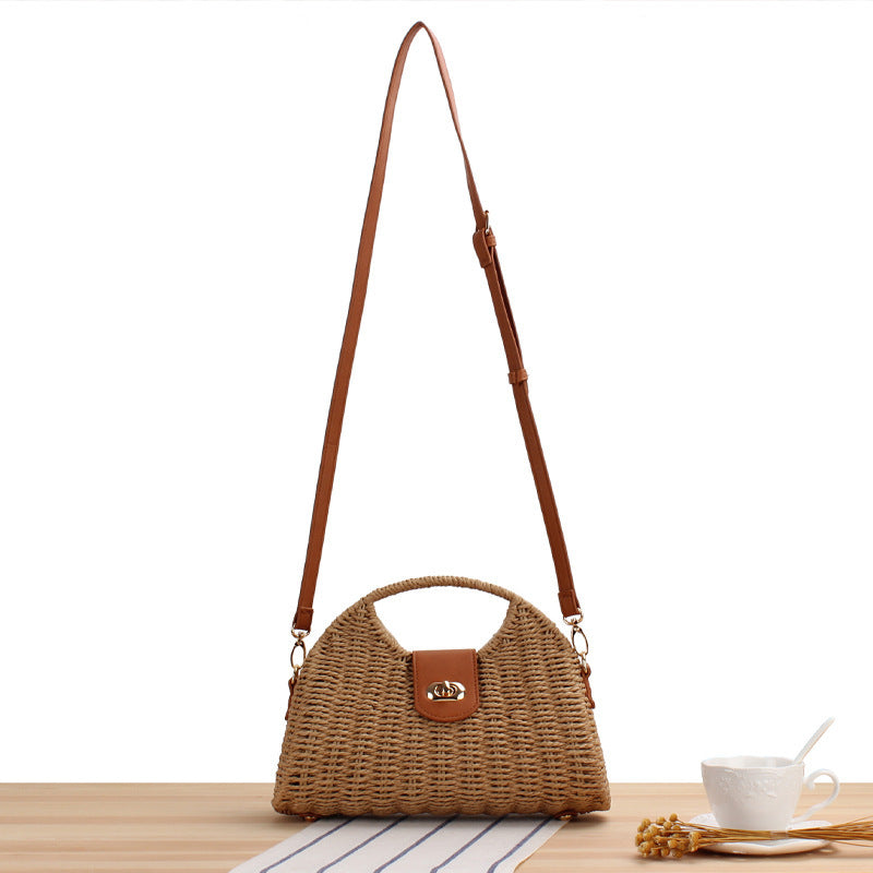 Sac de paille de conception spéciale d'intérêt populaire pour femmes, sac messager tissé à la mode