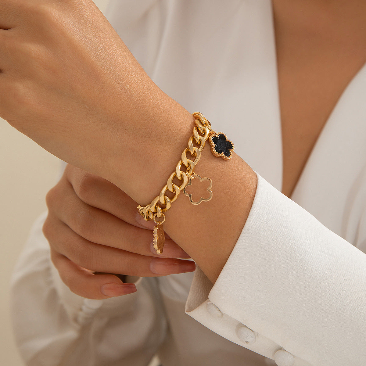 Collier pendentif en herbe de Parthenocissus de couleur à la mode pour femmes