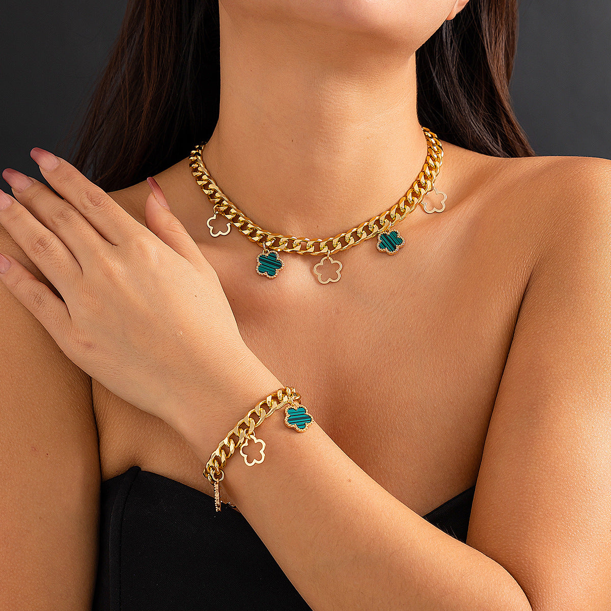 Collier pendentif en herbe de Parthenocissus de couleur à la mode pour femmes