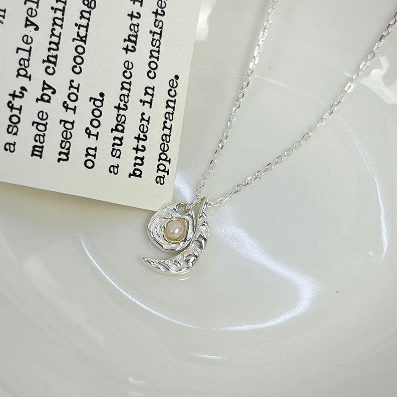 Cadena de clavícula en forma de media luna con patrón de martillo irregular