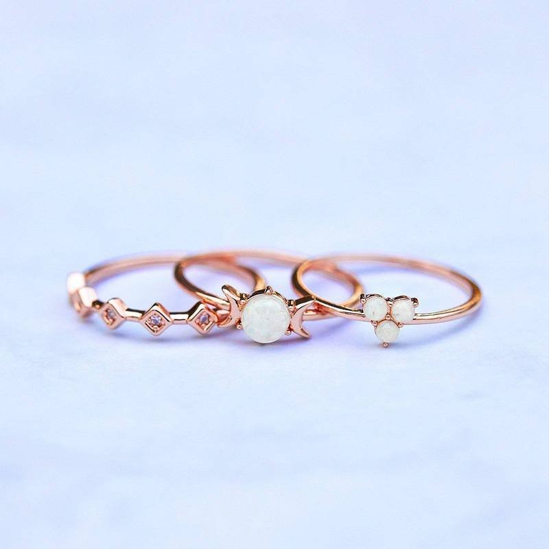 Conjunto de tres piezas de ópalo de luna simple Conjunto de anillos combinados Mujer