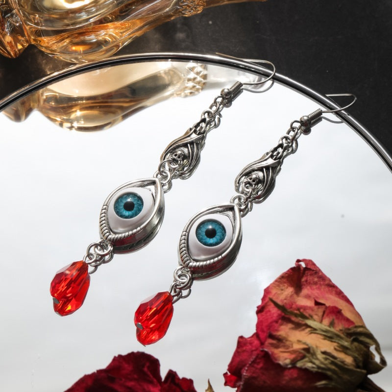 Pendientes oscuros con corazón de lava y corazón cerrado