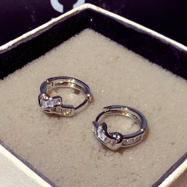 Boucles d'oreilles géométriques simples incrustées de zirconium pour femmes